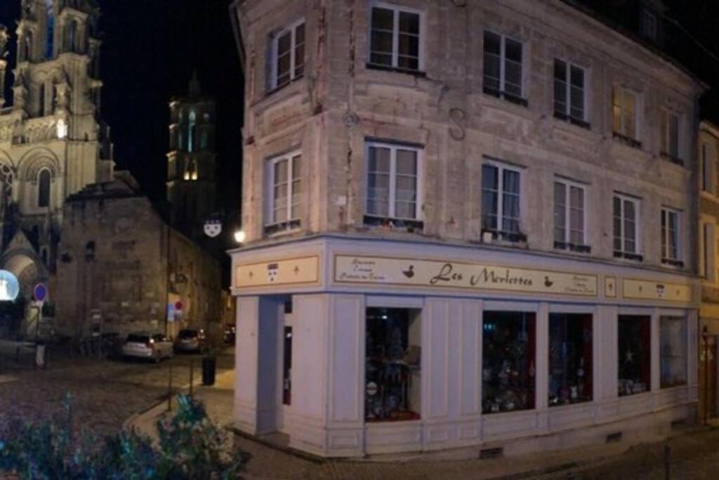 Suite De Charme Au Pied De La Cathedrale Laon Exteriér fotografie