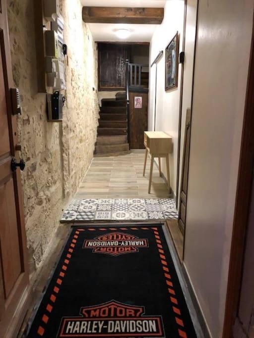 Suite De Charme Au Pied De La Cathedrale Laon Exteriér fotografie