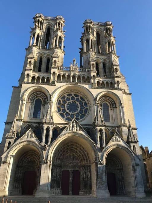 Suite De Charme Au Pied De La Cathedrale Laon Exteriér fotografie